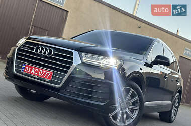 Позашляховик / Кросовер Audi Q7 2017 в 