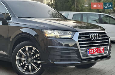Позашляховик / Кросовер Audi Q7 2017 в 