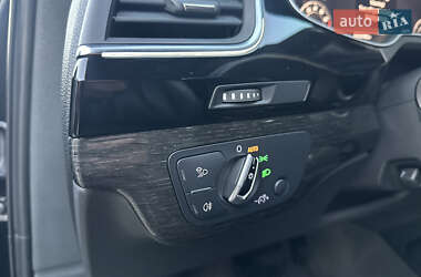Позашляховик / Кросовер Audi Q7 2017 в 