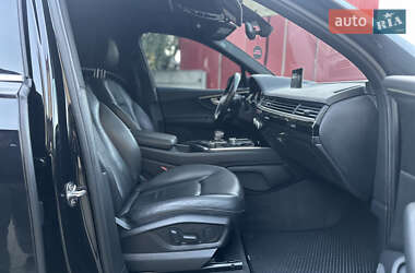 Позашляховик / Кросовер Audi Q7 2017 в 
