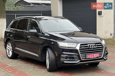 Внедорожник / Кроссовер Audi Q7 2016 в 