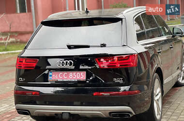 Внедорожник / Кроссовер Audi Q7 2016 в 