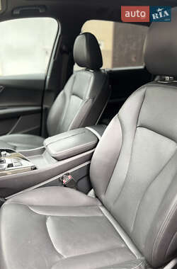 Внедорожник / Кроссовер Audi Q7 2016 в 