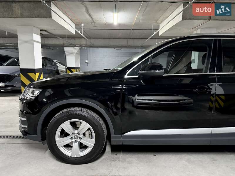 Внедорожник / Кроссовер Audi Q7 2016 в Днепре