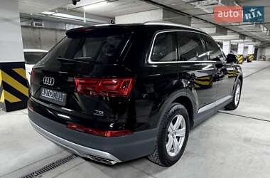 Внедорожник / Кроссовер Audi Q7 2016 в 