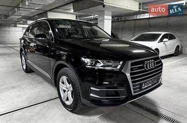 Внедорожник / Кроссовер Audi Q7 2016 в 