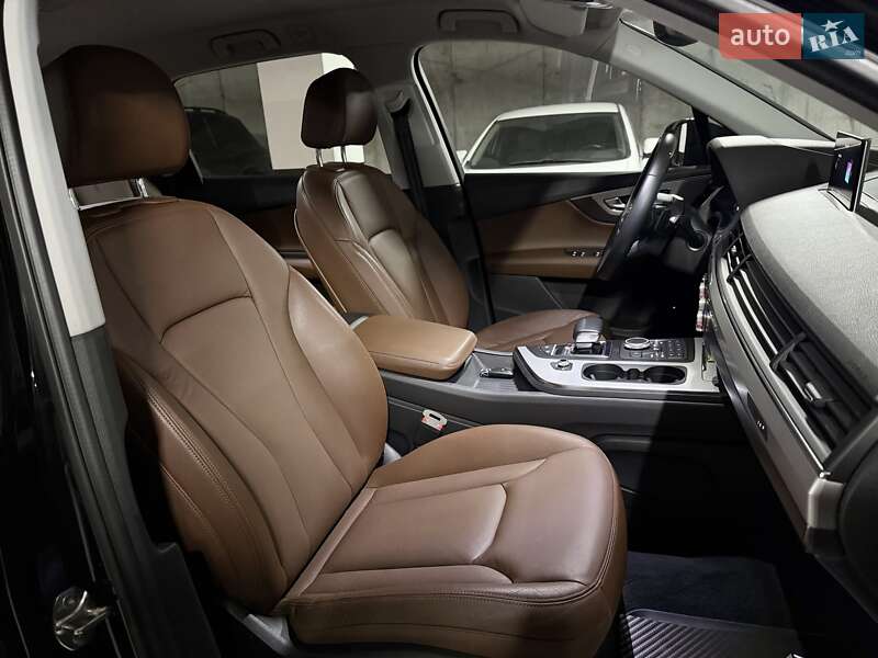 Внедорожник / Кроссовер Audi Q7 2016 в Днепре