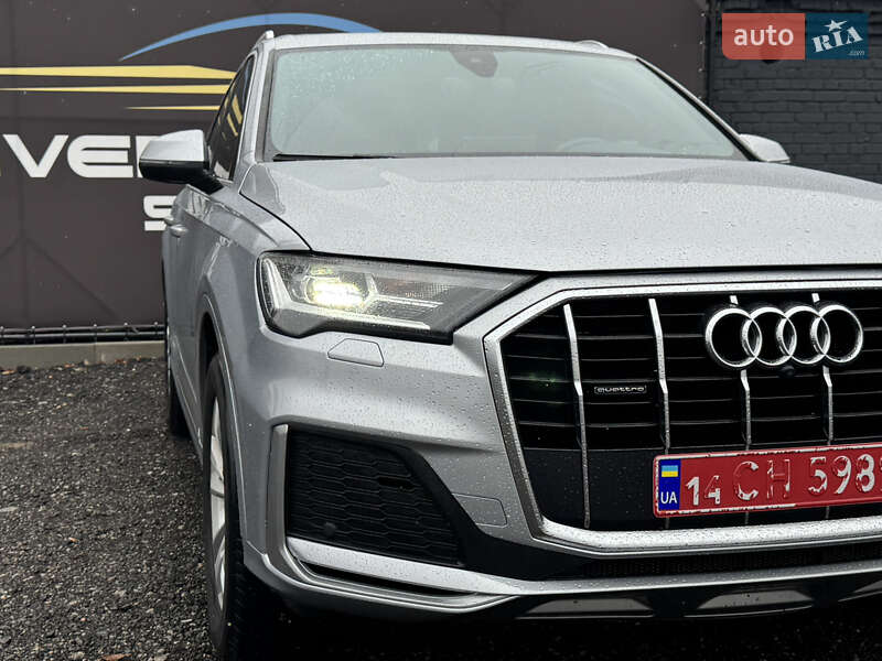 Позашляховик / Кросовер Audi Q7 2017 в Києві