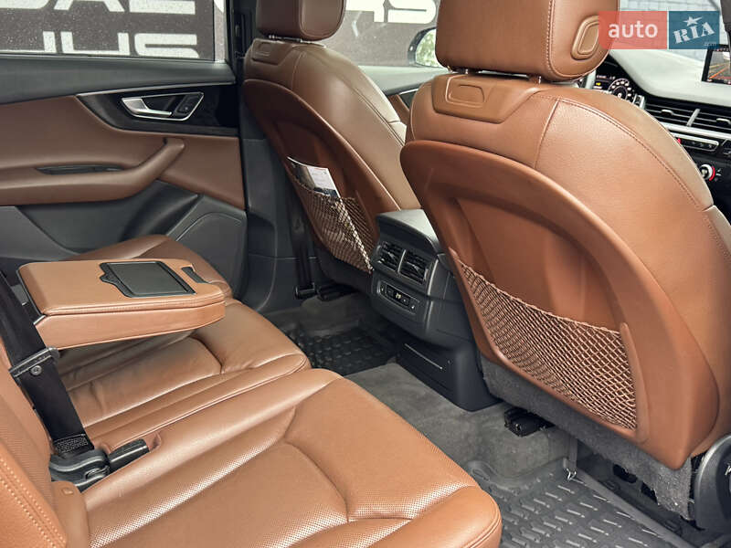 Позашляховик / Кросовер Audi Q7 2017 в Києві