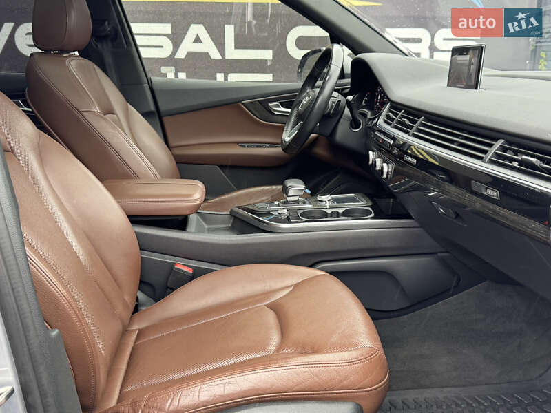 Позашляховик / Кросовер Audi Q7 2017 в Києві