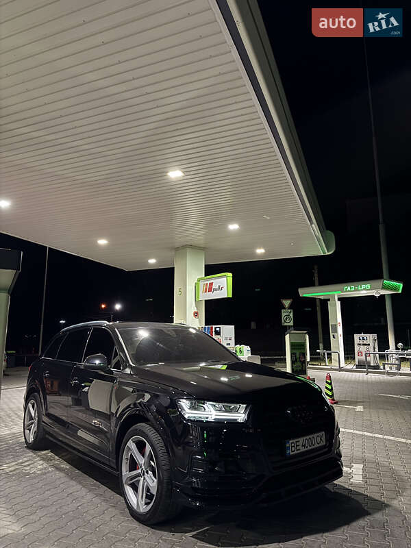 Позашляховик / Кросовер Audi Q7 2018 в Києві