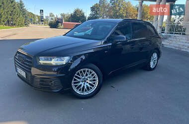 Позашляховик / Кросовер Audi Q7 2017 в 