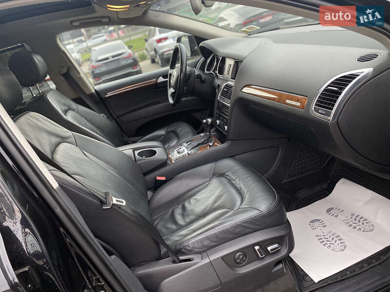 Позашляховик / Кросовер Audi Q7 2015 в Луцьку