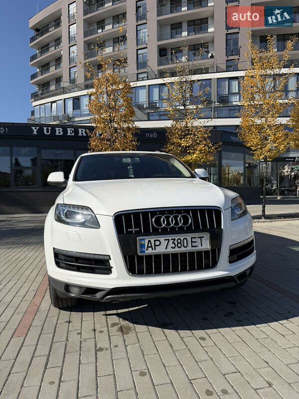 Позашляховик / Кросовер Audi Q7 2011 в Ужгороді