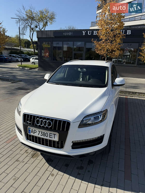 Позашляховик / Кросовер Audi Q7 2011 в Ужгороді