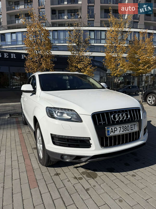Позашляховик / Кросовер Audi Q7 2011 в Ужгороді
