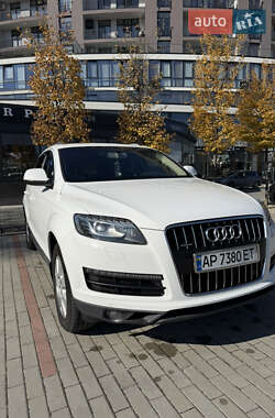 Позашляховик / Кросовер Audi Q7 2011 в 