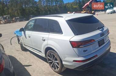 Позашляховик / Кросовер Audi Q7 2021 в 