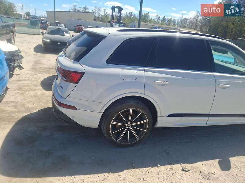 Позашляховик / Кросовер Audi Q7 2021 в Львові
