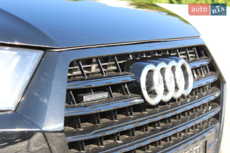 Внедорожник / Кроссовер Audi Q7 2018 в Ровно