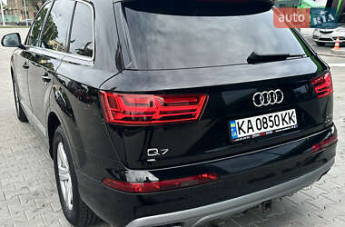 Позашляховик / Кросовер Audi Q7 2017 в 