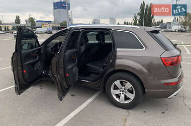 Позашляховик / Кросовер Audi Q7 2017 в 