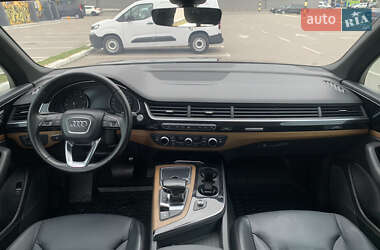 Позашляховик / Кросовер Audi Q7 2017 в 