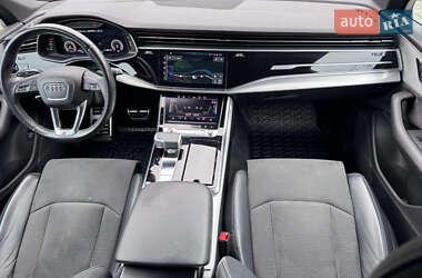 Позашляховик / Кросовер Audi Q7 2021 в 