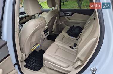 Внедорожник / Кроссовер Audi Q7 2017 в 