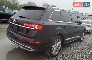 Позашляховик / Кросовер Audi Q7 2020 в 