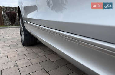 Позашляховик / Кросовер Audi Q7 2011 в 