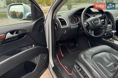 Позашляховик / Кросовер Audi Q7 2011 в 