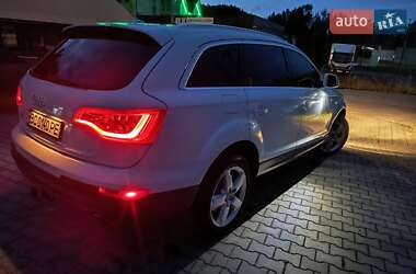 Позашляховик / Кросовер Audi Q7 2012 в 