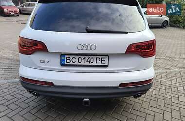 Позашляховик / Кросовер Audi Q7 2012 в 