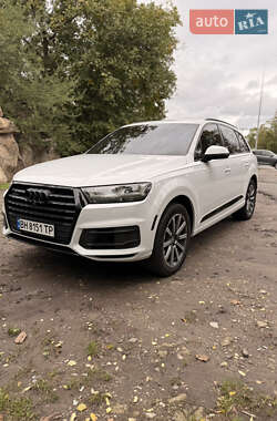 Внедорожник / Кроссовер Audi Q7 2016 в 