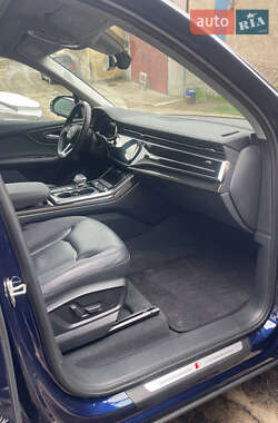Внедорожник / Кроссовер Audi Q7 2020 в 