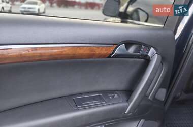 Позашляховик / Кросовер Audi Q7 2007 в 