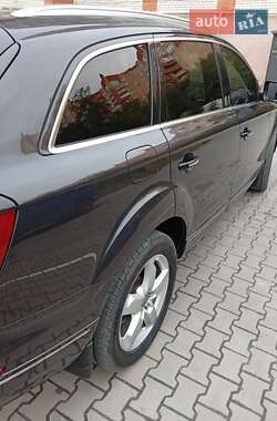 Внедорожник / Кроссовер Audi Q7 2015 в 