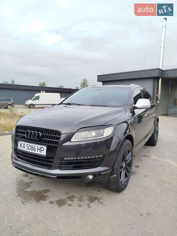 Позашляховик / Кросовер Audi Q7 2006 в 