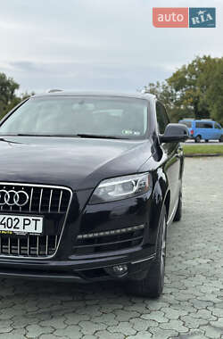 Позашляховик / Кросовер Audi Q7 2012 в 