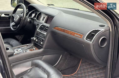 Позашляховик / Кросовер Audi Q7 2012 в 