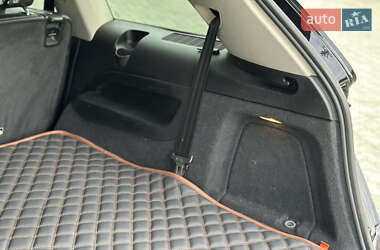 Позашляховик / Кросовер Audi Q7 2012 в 