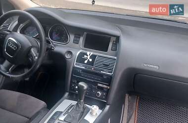Внедорожник / Кроссовер Audi Q7 2006 в 