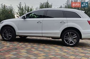 Позашляховик / Кросовер Audi Q7 2015 в 
