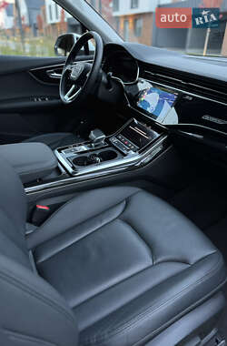 Внедорожник / Кроссовер Audi Q7 2022 в 