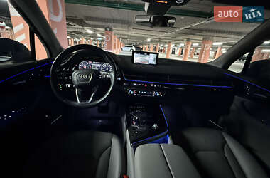 Позашляховик / Кросовер Audi Q7 2016 в 