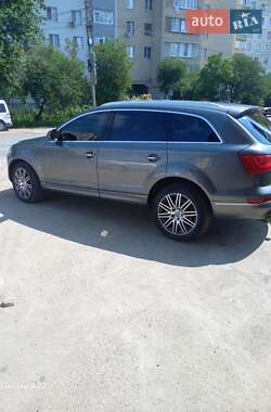 Позашляховик / Кросовер Audi Q7 2009 в 