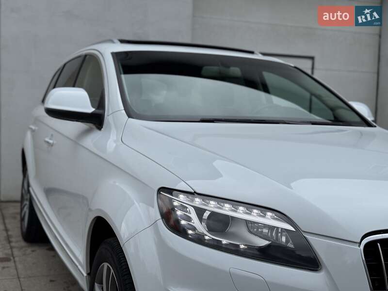 Внедорожник / Кроссовер Audi Q7 2015 в Сарнах