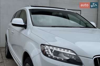 Позашляховик / Кросовер Audi Q7 2015 в 