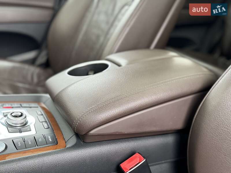 Внедорожник / Кроссовер Audi Q7 2015 в Сарнах